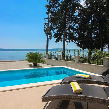 Villa Beachfront Sea Palace Kastela Luaran gambar