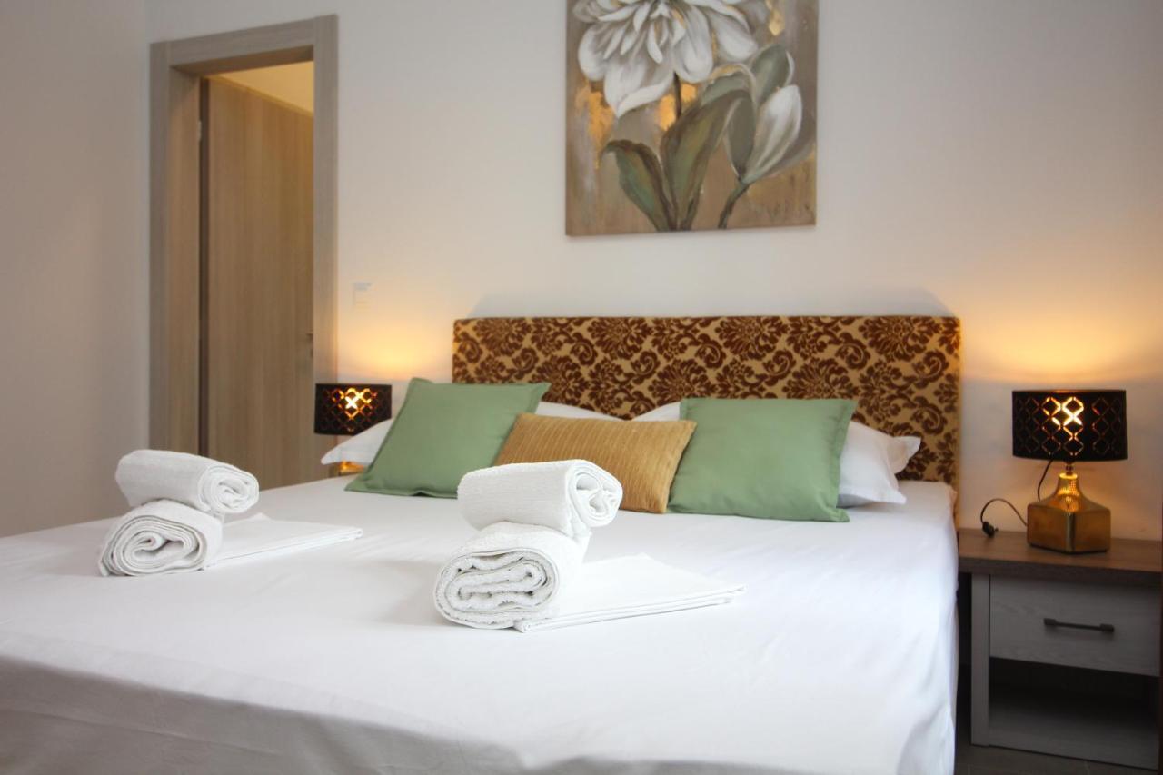 Villa Beachfront Sea Palace Kastela Luaran gambar