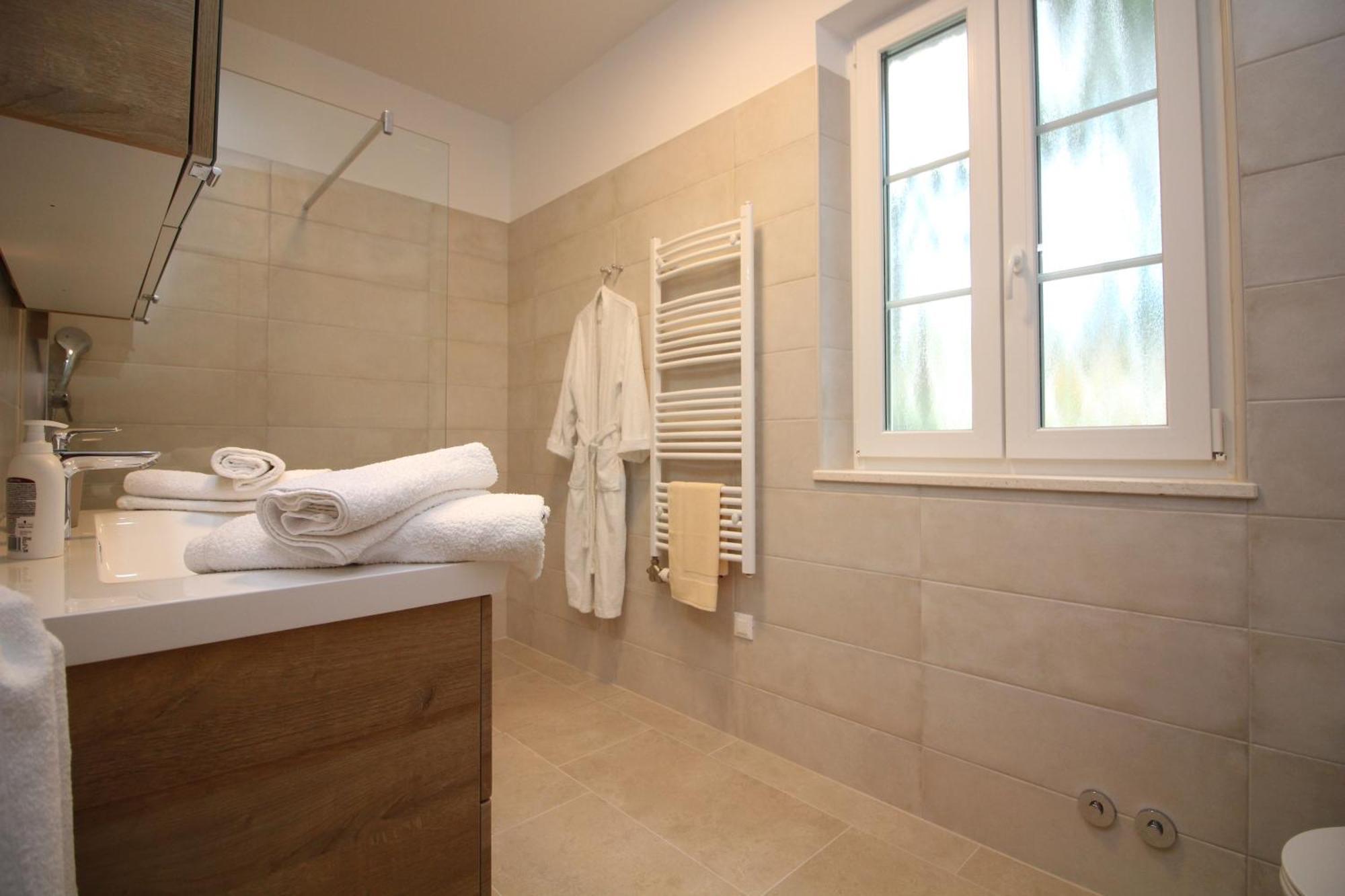 Villa Beachfront Sea Palace Kastela Luaran gambar
