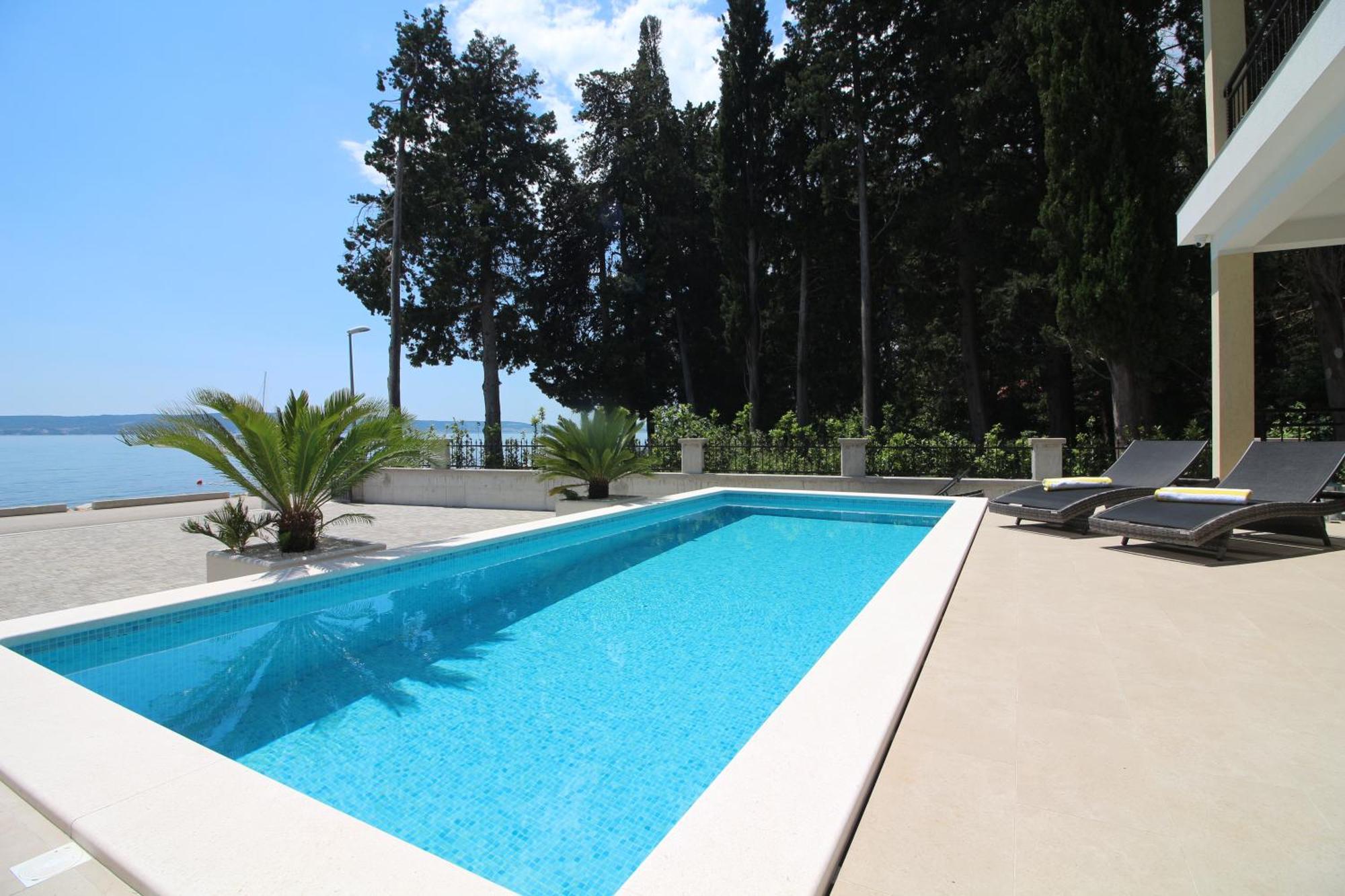 Villa Beachfront Sea Palace Kastela Luaran gambar