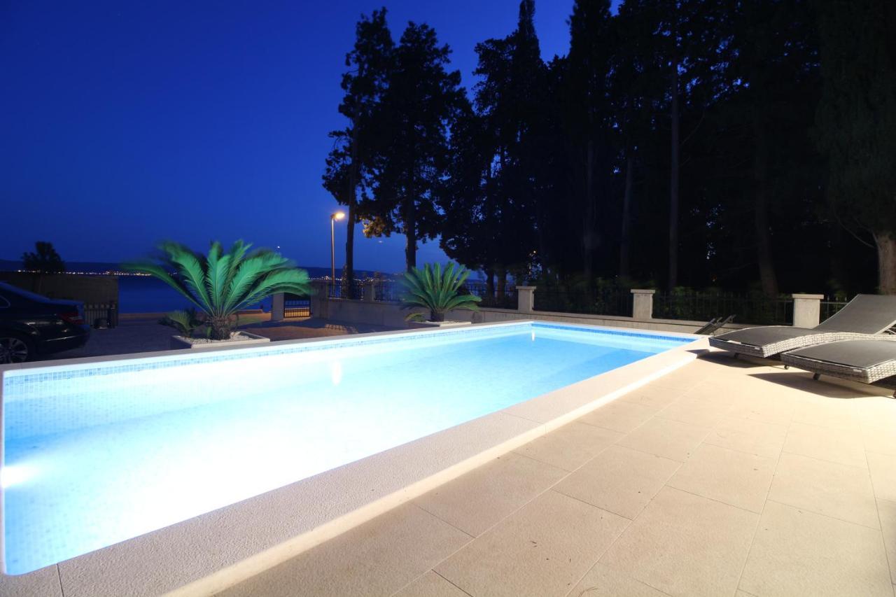 Villa Beachfront Sea Palace Kastela Luaran gambar