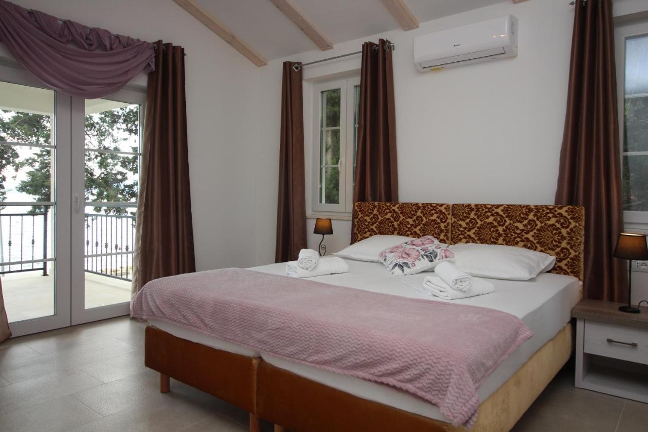 Villa Beachfront Sea Palace Kastela Luaran gambar