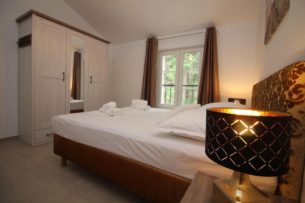 Villa Beachfront Sea Palace Kastela Luaran gambar