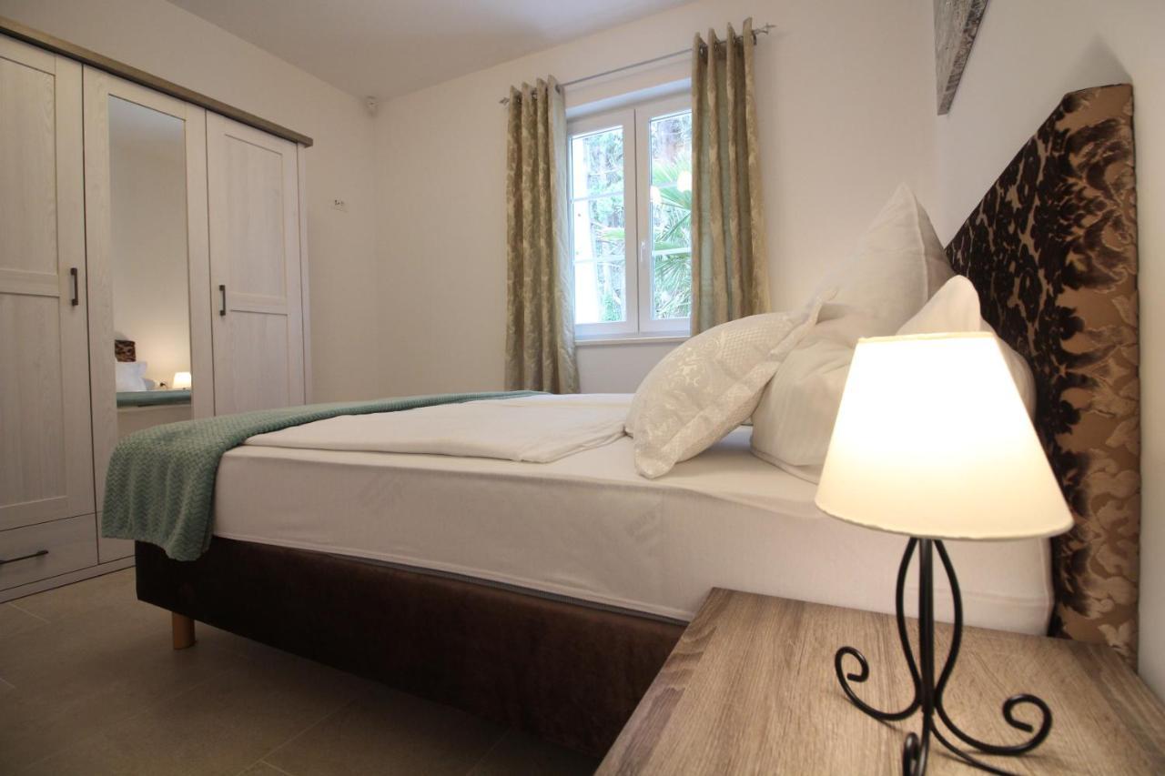Villa Beachfront Sea Palace Kastela Luaran gambar