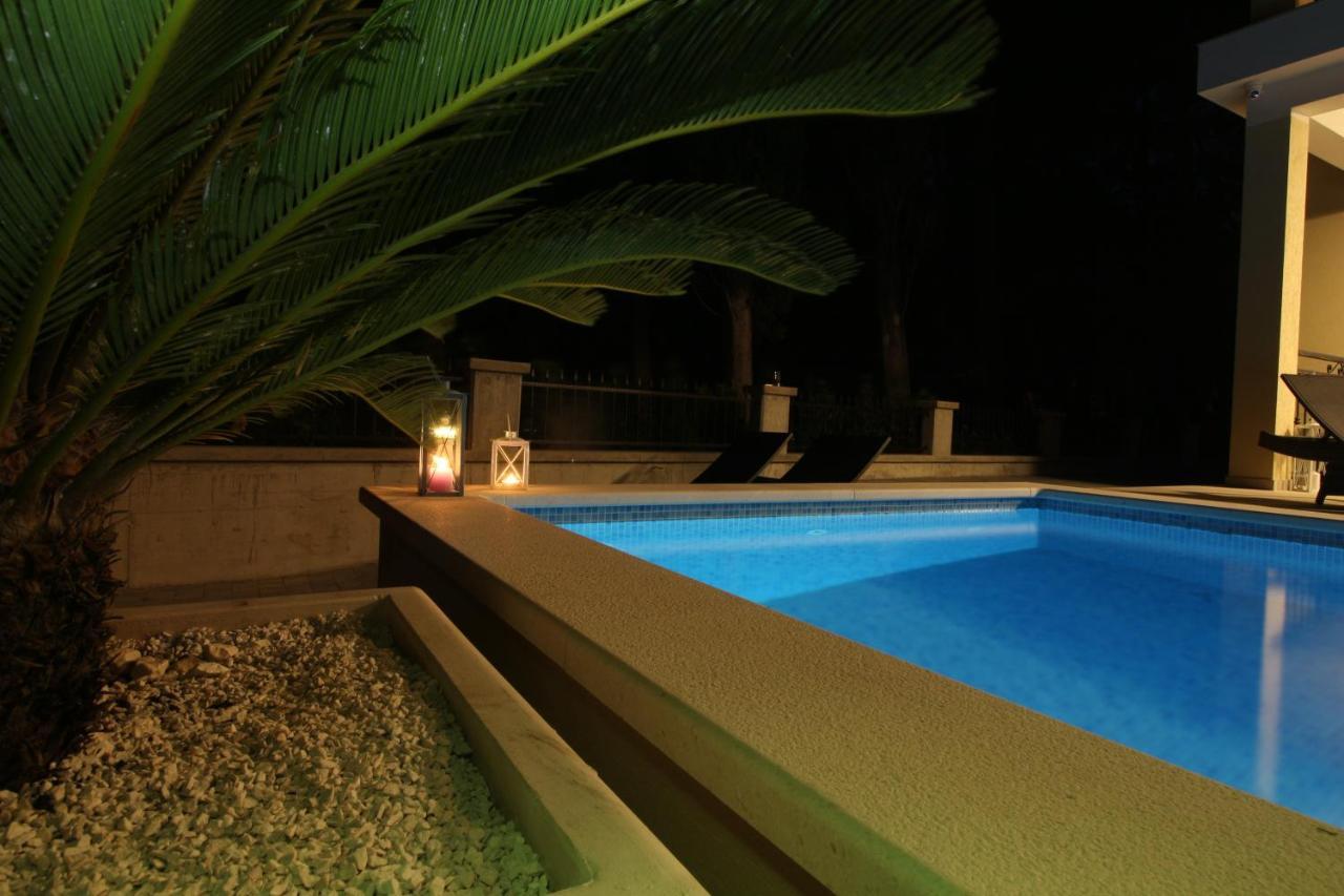 Villa Beachfront Sea Palace Kastela Luaran gambar